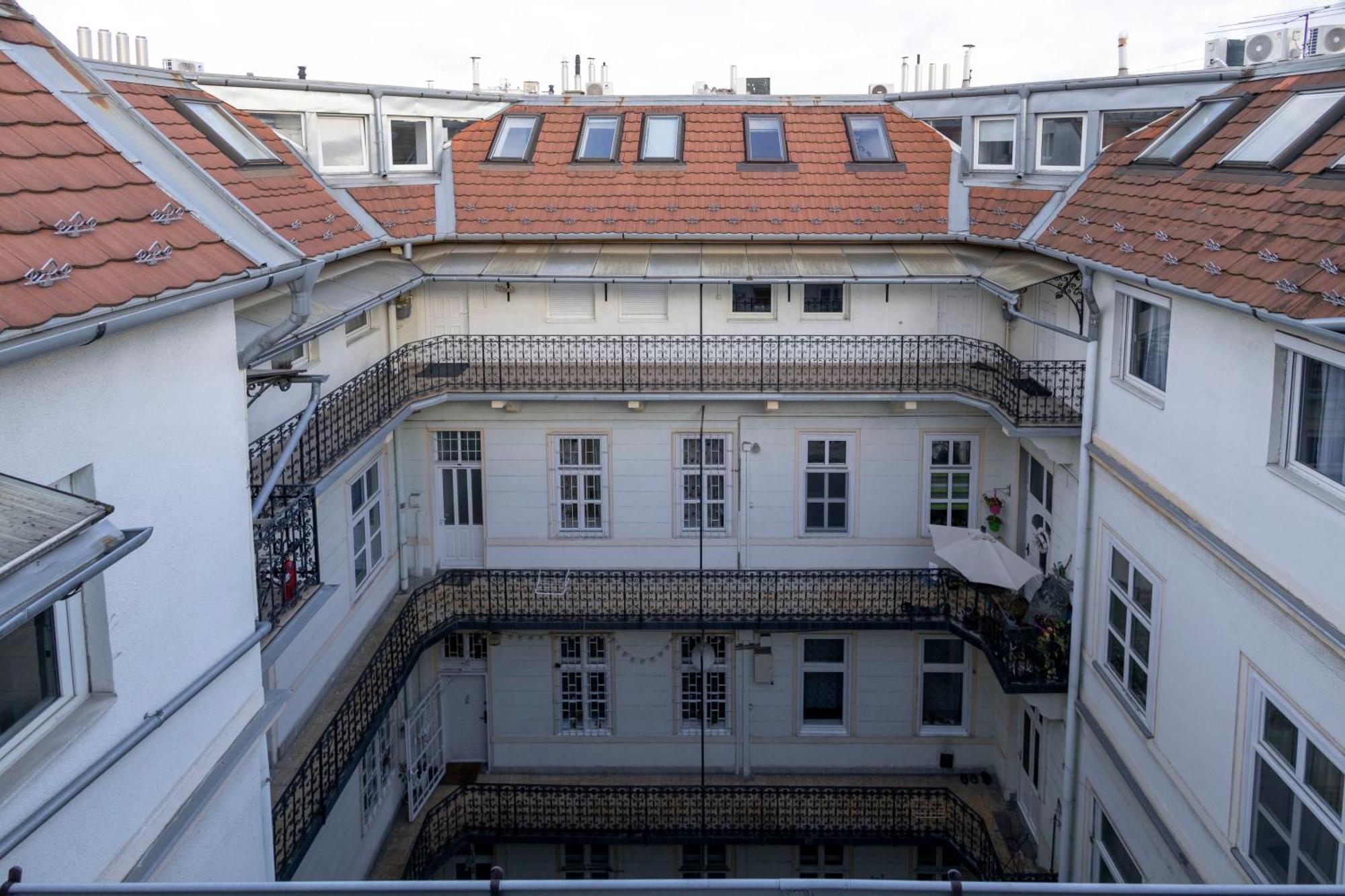 Naomi & Sophia Apartman Budapest Bagian luar foto